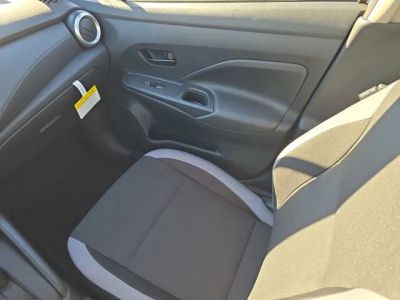 2025 Nissan Versa — photo 17 view