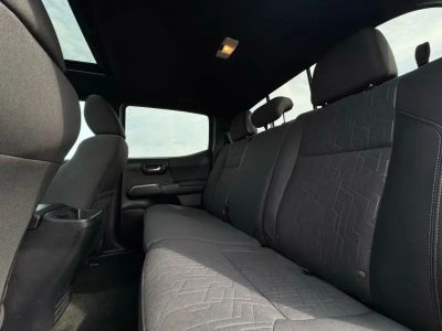 2017 Toyota Tacoma - Photo 18