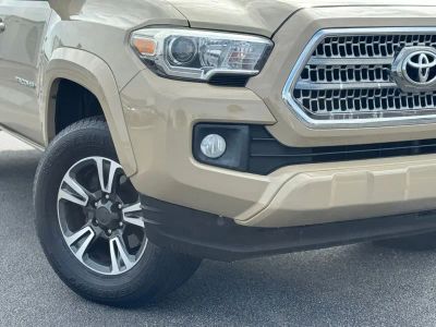 2017 Toyota Tacoma - Photo 3