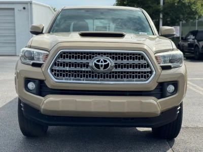 2017 Toyota Tacoma - Photo 4