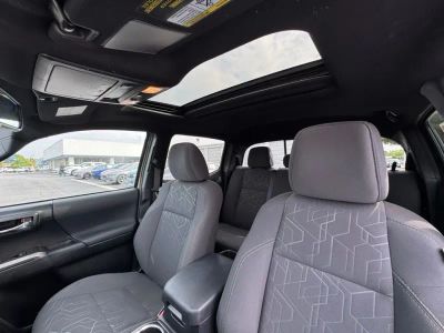2017 Toyota Tacoma - Photo 17