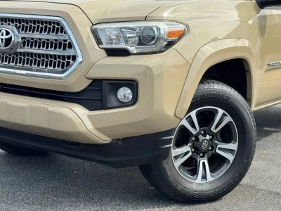 2017 Toyota Tacoma - Photo 5