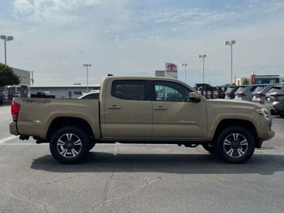 2017 Toyota Tacoma - Photo 7