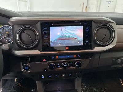 2017 Toyota Tacoma - Photo 17