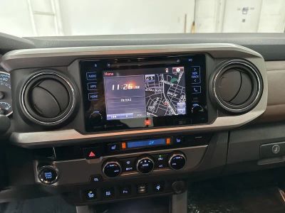 2017 Toyota Tacoma - Photo 15