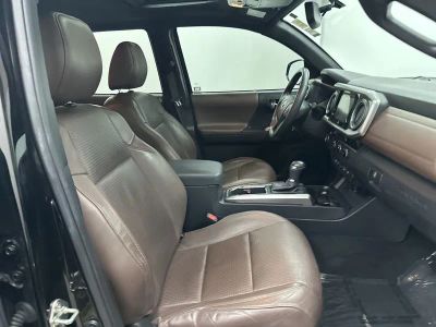 2017 Toyota Tacoma - Photo 26