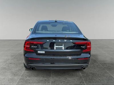 2020 Volvo S60 — detail view