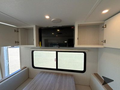 2026 Winnebago Thrive - Photo 35