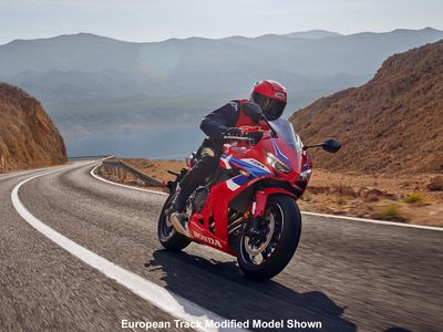 2026 Honda CBR650R E-Clutch - Photo 15