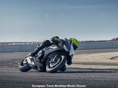 2026 Honda CBR650R E-Clutch - Photo 13