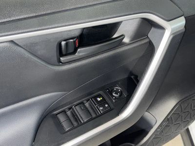 2024 Toyota RAV4 Hybrid — photo 17 view