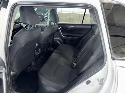 2024 Toyota RAV4 Hybrid — photo 14 view