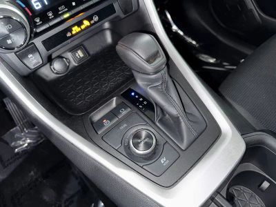 2024 Toyota RAV4 Hybrid — photo 10 view