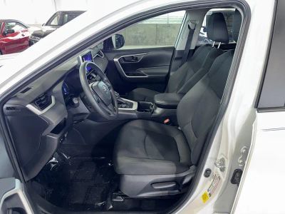 2024 Toyota RAV4 Hybrid — photo 18 view