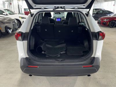 2024 Toyota RAV4 Hybrid — photo 13 view