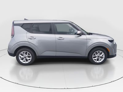 2024 Kia Soul — photo 8 view