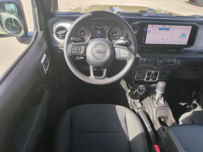 2026 Jeep Wrangler — photo 17 view