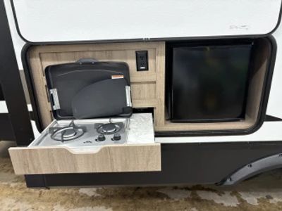 2021 Grand Design Imagine - Photo 8