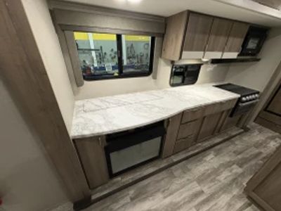 2021 Grand Design Imagine - Photo 12
