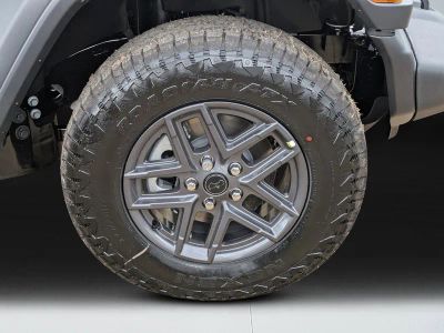 2026 Jeep Wrangler — photo 9 view