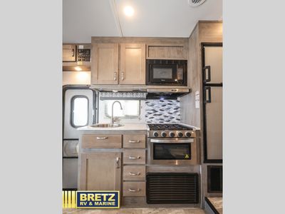 2024 Gulf Stream RV Conquest Class C - Photo 14