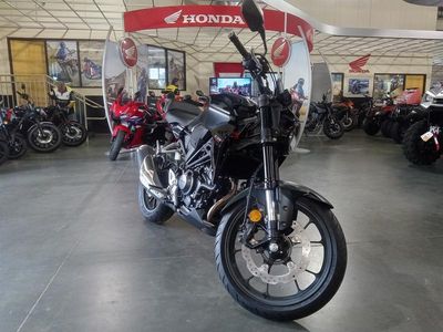 2025 Honda CB300R - Photo 8