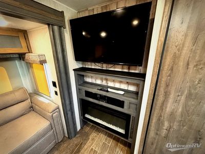 2021 Palomino Puma - Photo 12