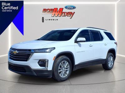 2023 Chevrolet Traverse LT Cloth in Summit White Gaz — front three-quarter view