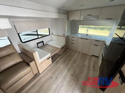 2026 Winnebago Thrive - Photo 17