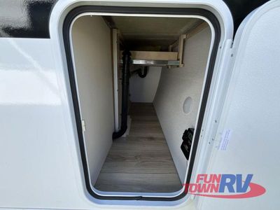 2026 Winnebago Thrive - Photo 6