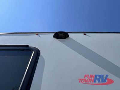2026 Winnebago Thrive - Photo 15