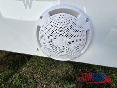 2026 Winnebago Thrive - Photo 13