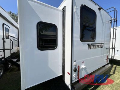 2026 Winnebago Thrive - Photo 4