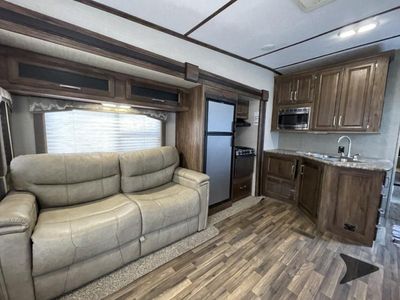 2017 Keystone RV Cougar - Photo 24