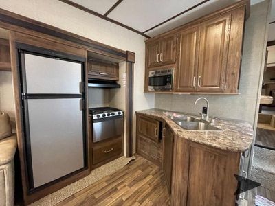 2017 Keystone RV Cougar - Photo 28