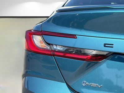 2025 Toyota Camry — photo 10 view