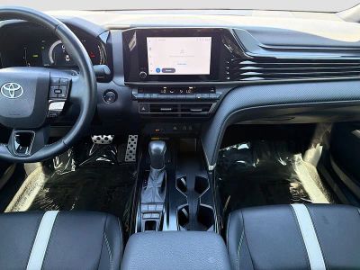 2025 Toyota Camry — photo 17 view
