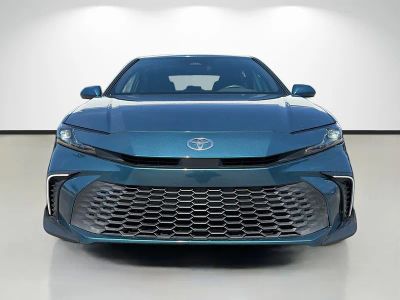 2025 Toyota Camry — photo 8 view