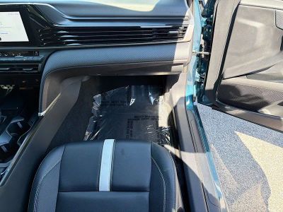 2025 Toyota Camry — photo 16 view