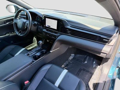 2025 Toyota Camry — photo 12 view