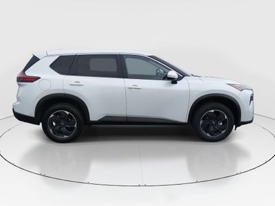 2024 Nissan Rogue — photo 8 view