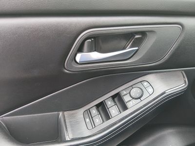 2024 Nissan Rogue — photo 18 view
