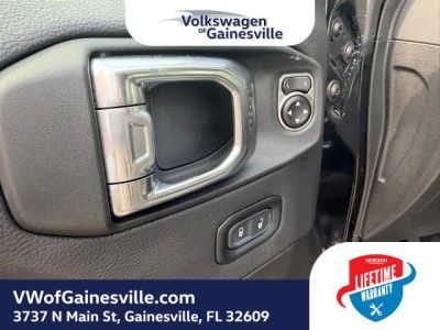 2025 Jeep Wrangler — photo 18 view