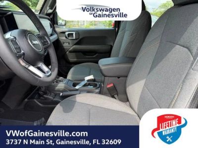 2025 Jeep Wrangler — photo 20 view