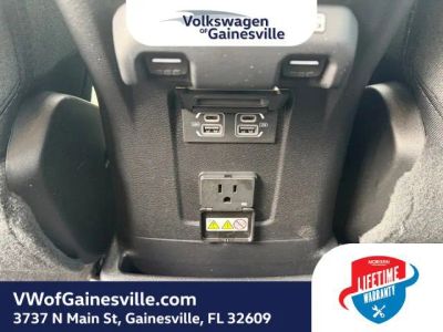 2025 Jeep Wrangler — photo 12 view