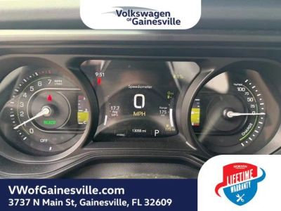 2025 Jeep Wrangler — photo 22 view