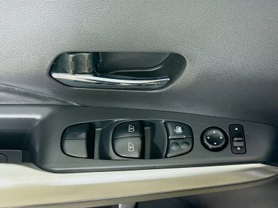 2019 Nissan Kicks — photo 17 view