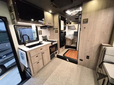 2026 Grand Design Lineage Series M - Photo 11