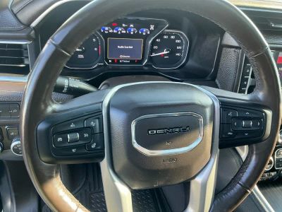 2021 GMC Yukon — photo 13 view