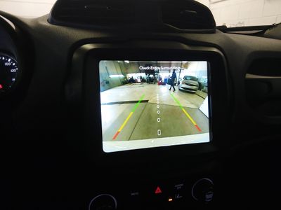 2023 Jeep Renegade — photo 16 view